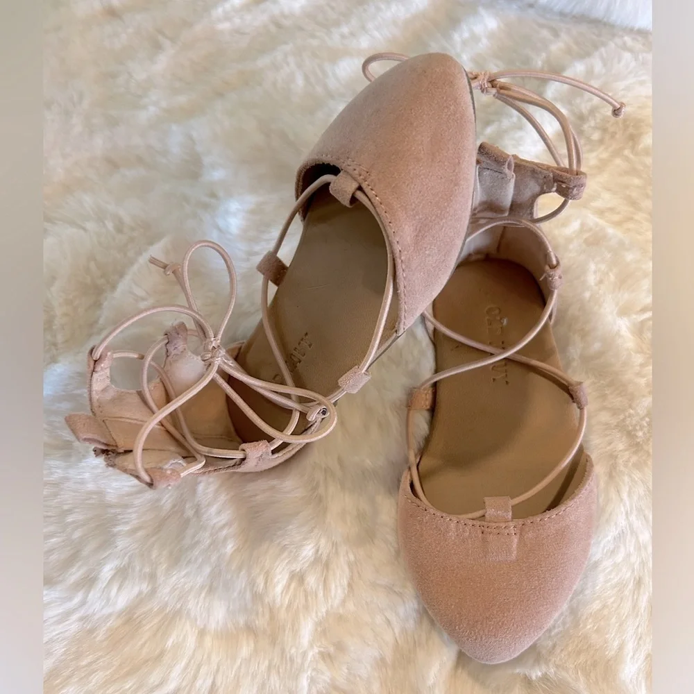 Old Navy baby girl lace up pink ankle ballet flats in Size‎ 5.  E